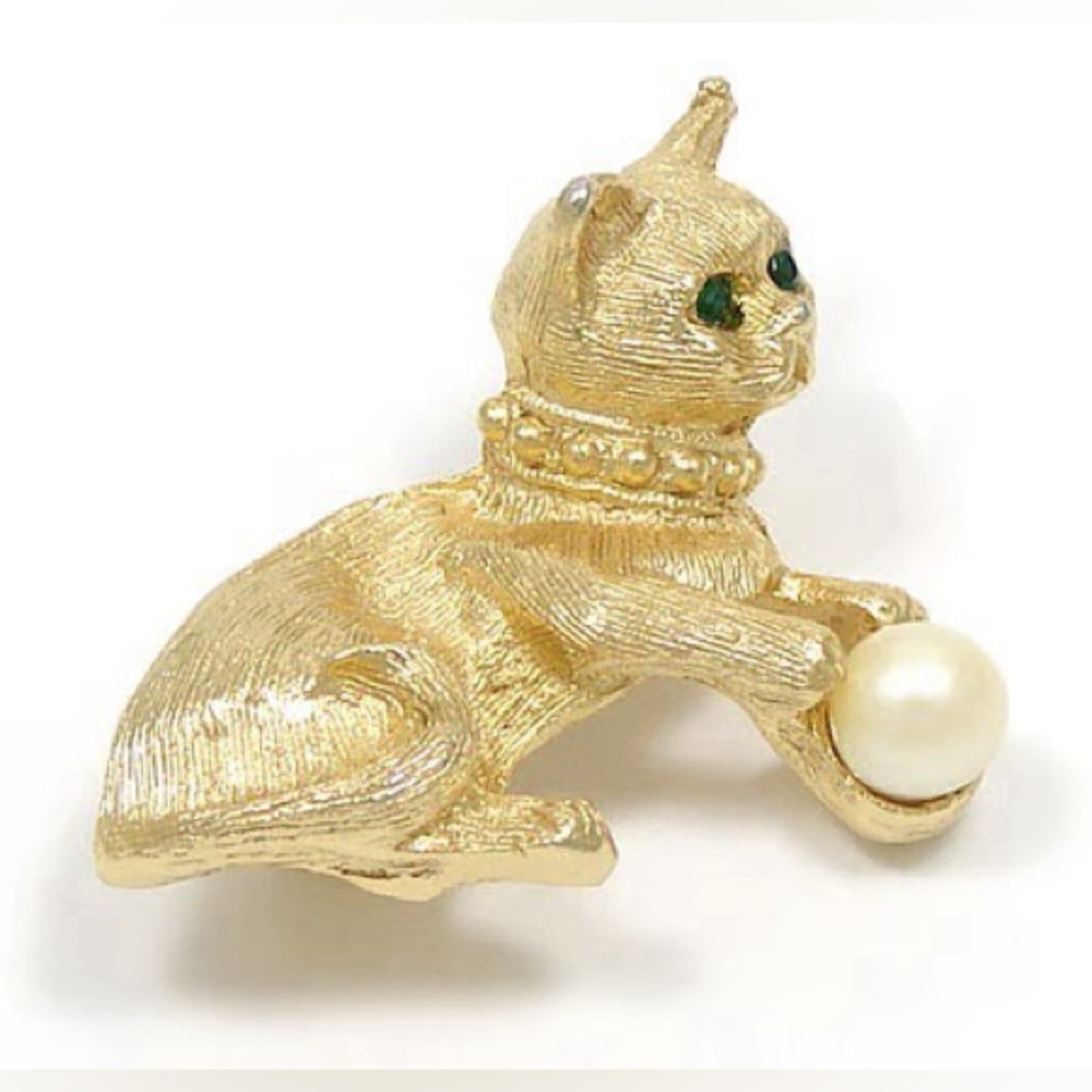 Golden Cat Brooch